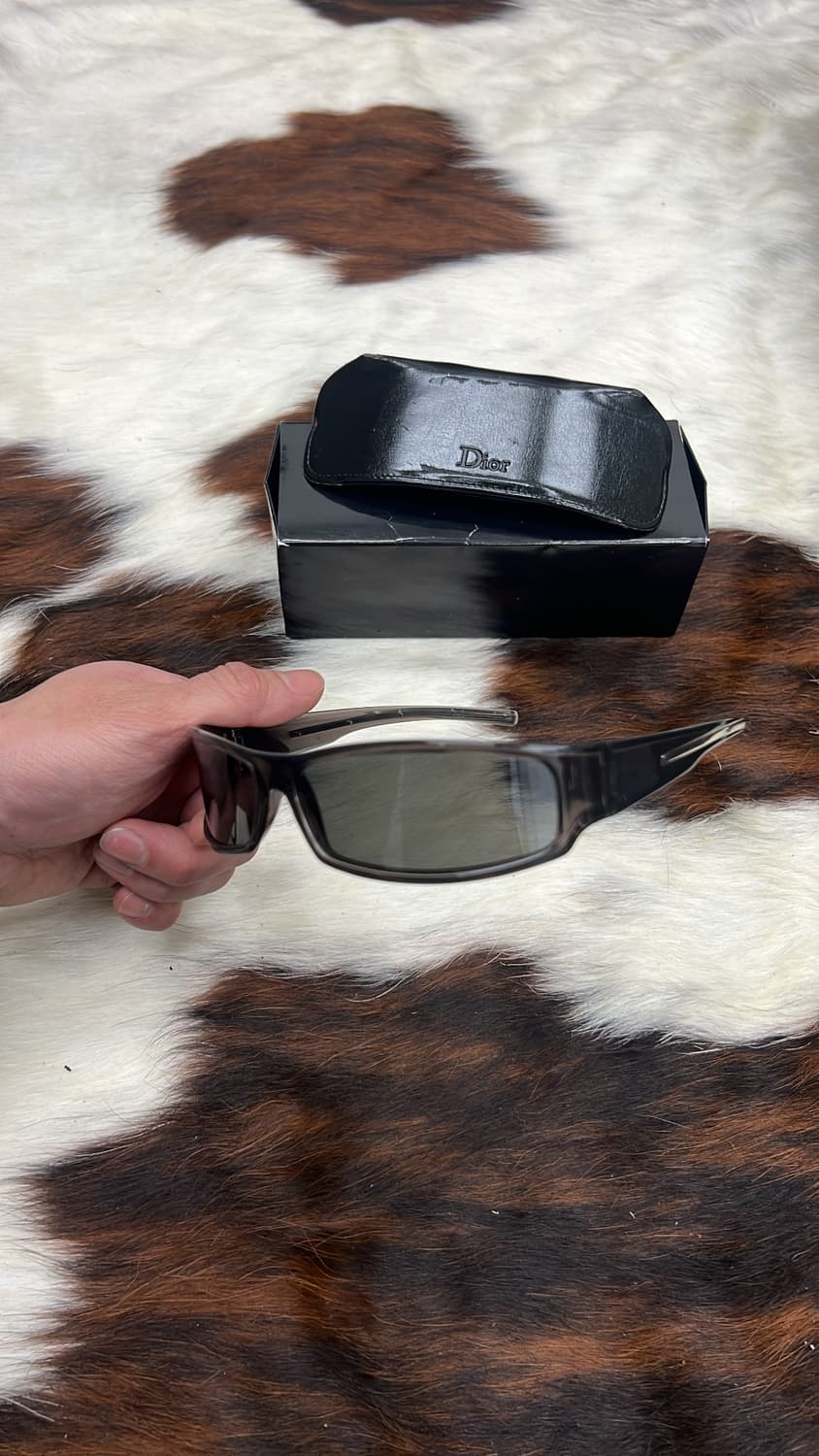 디올 옴므 크리스반아쉐 블랙타이 시리즈 틴트 선글라스 상품이미지2