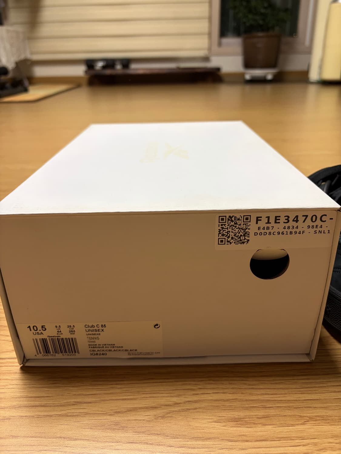 리복 자운드 클럽c 285사이즈 판매합니다 상품이미지1