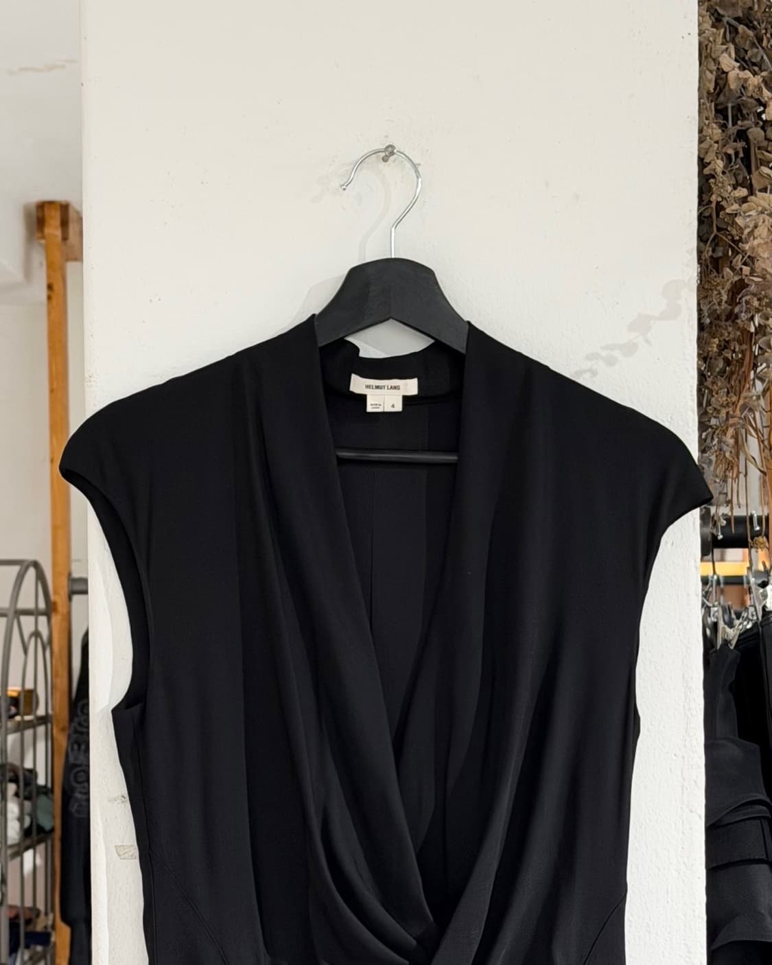 헬무트랭 블랙 게더링 랩 스타일 슬리브리스 롱 원피스 상품이미지4