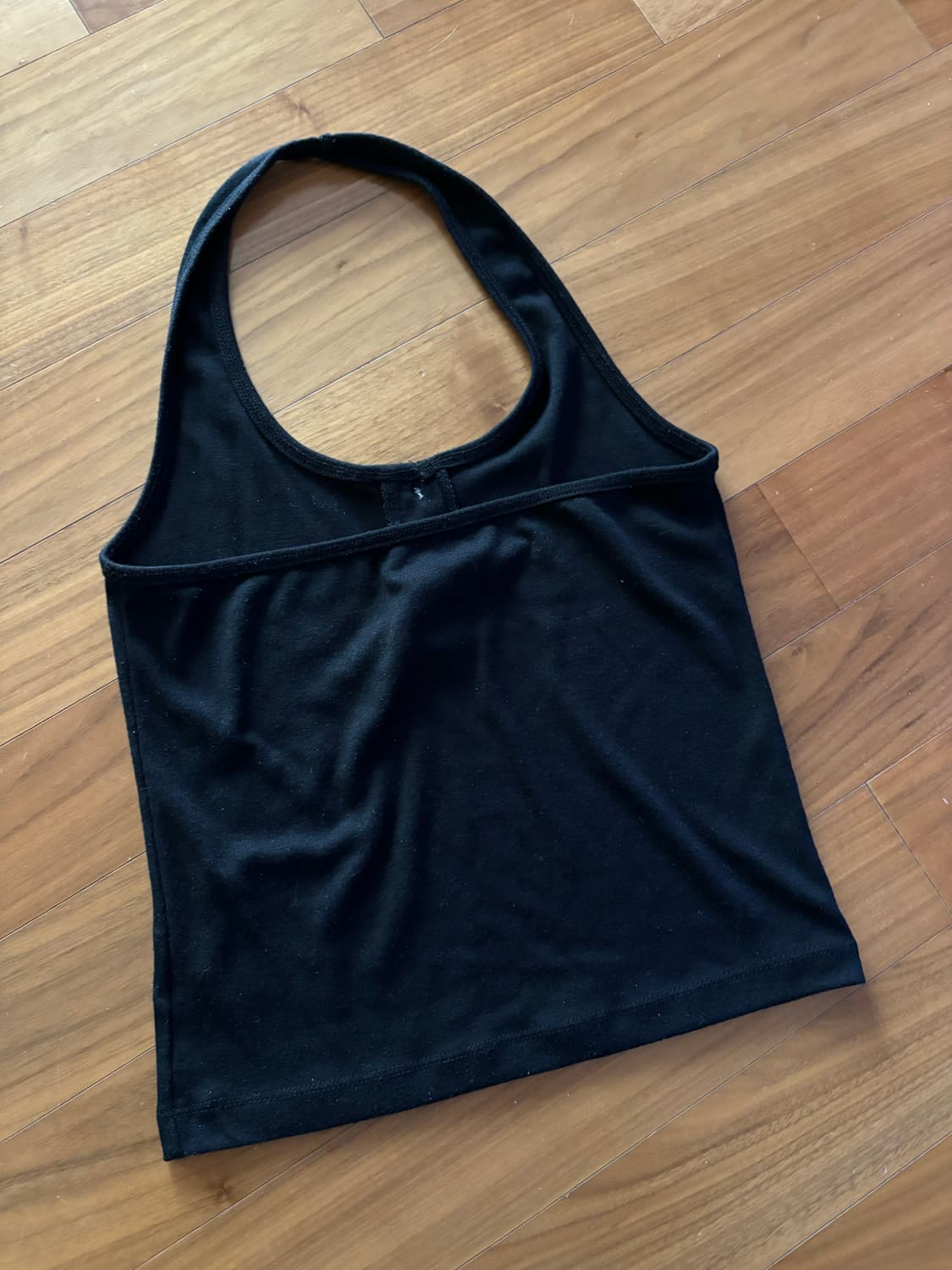 오도어 홀터 슬리브리스 블랙 상품이미지3