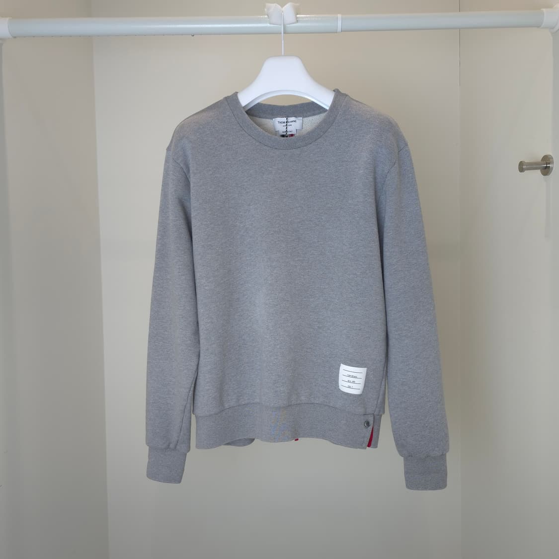 [정품] 톰브라운 백삼선 맨투맨 / MJT085A 상품이미지1