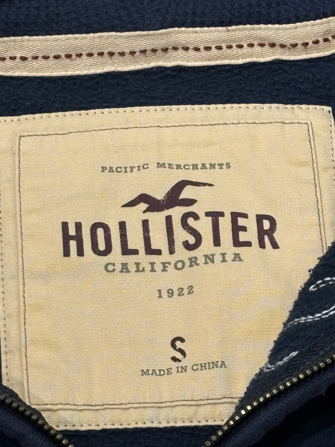 홀리스터 네이비 빅로고 후드집업 상품이미지6