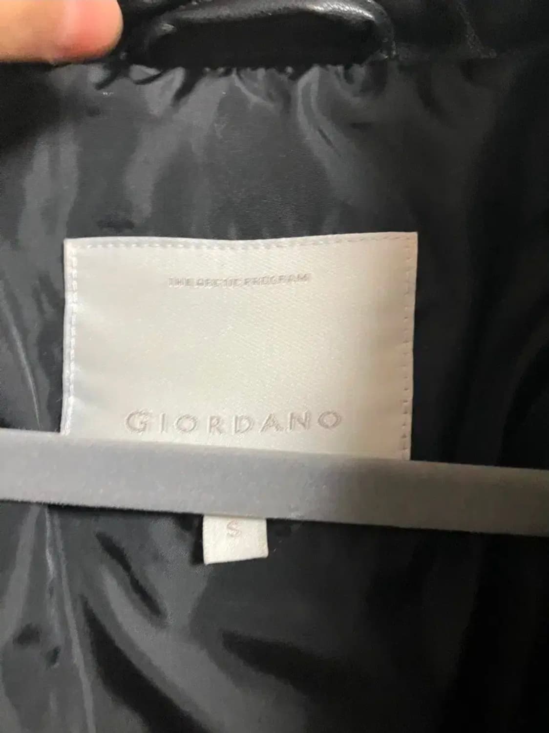 지오다노 블랙 레더 숏패딩 상품이미지3