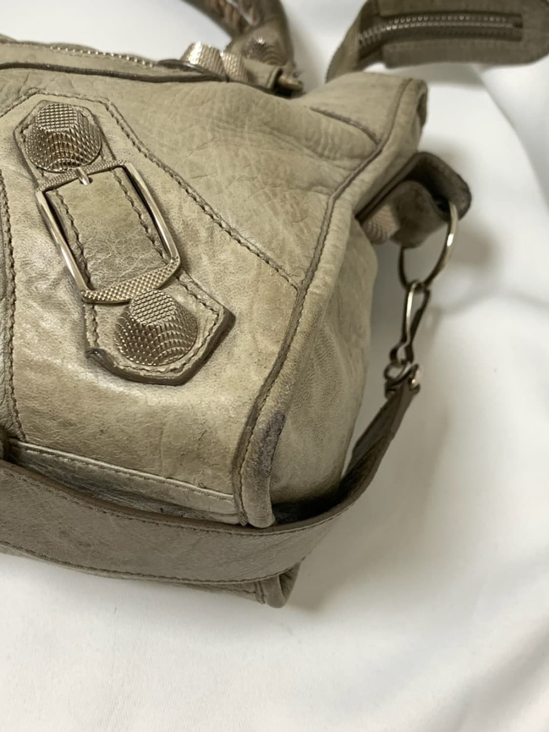 발렌시아가 모터백 카키그레이 상품이미지2