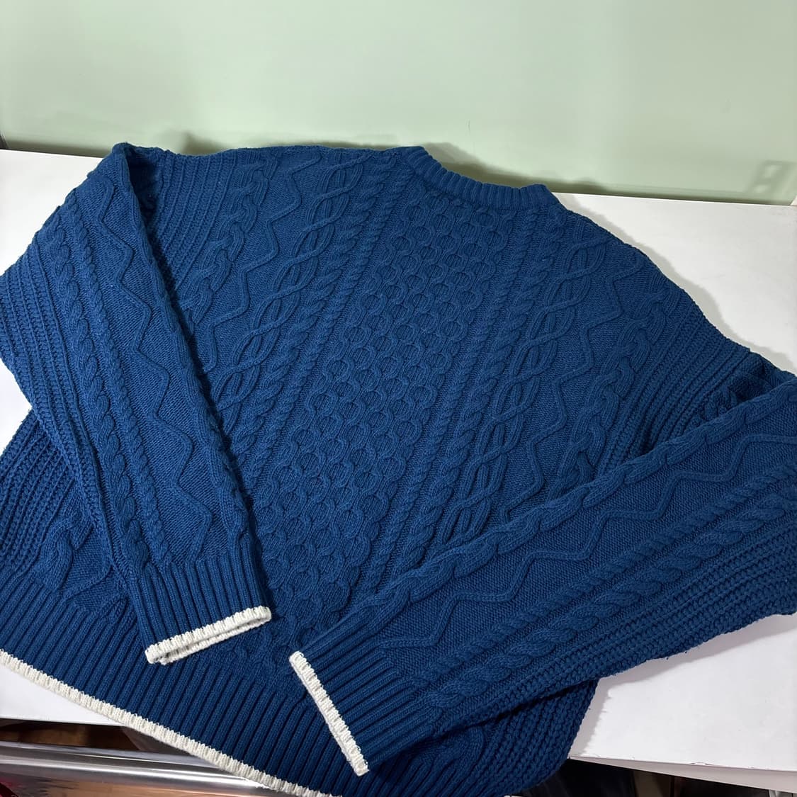 S 95 커버낫 네이비 소매배색 꽈배기니트 상품이미지3