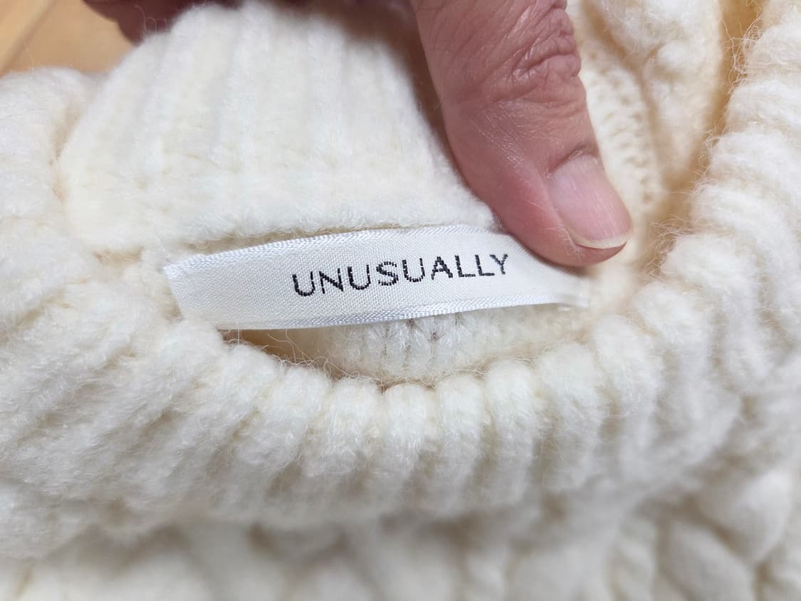 니어웨어 언유즈얼리(UNUSUALLY) 케이블니트 프리사이즈 새상품 상품이미지6