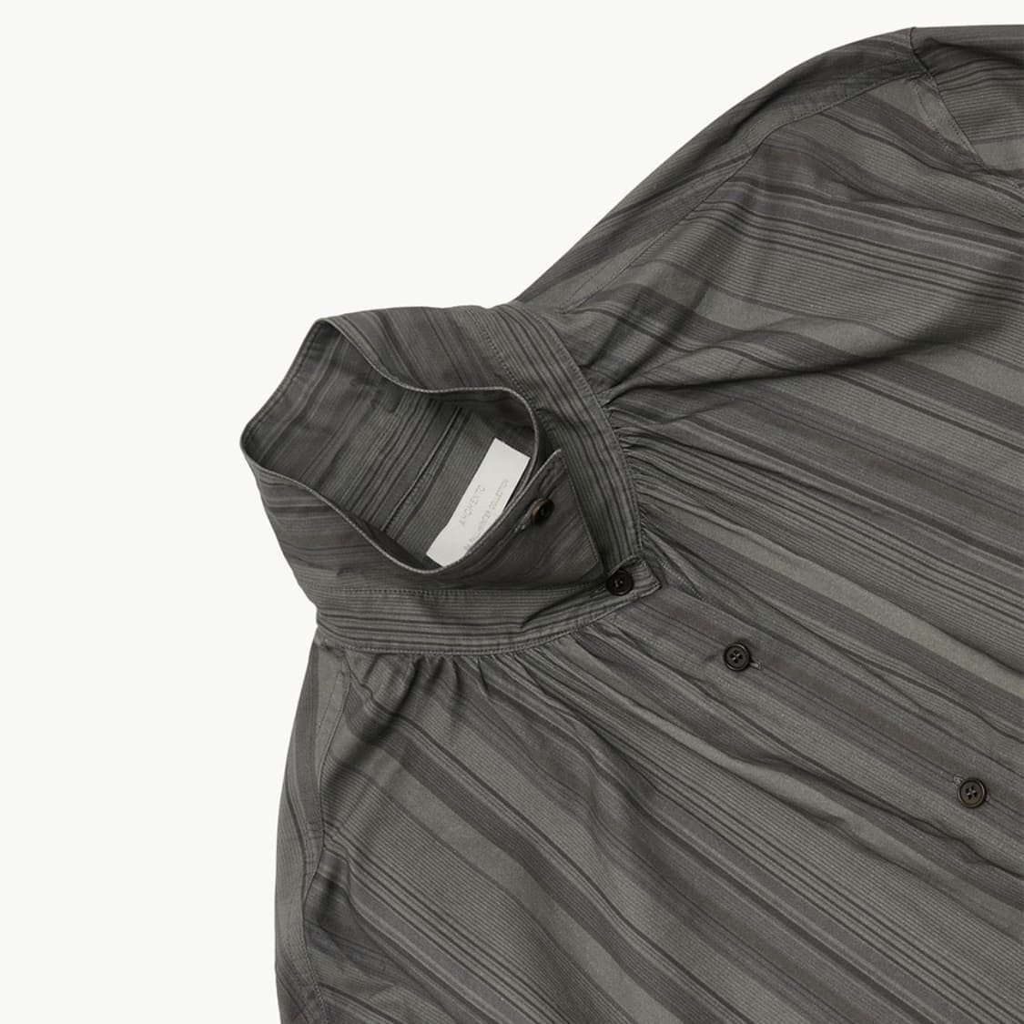 아모멘토 우먼 넥 셔링 오버사이즈 스트라이프 셔츠 상품이미지3