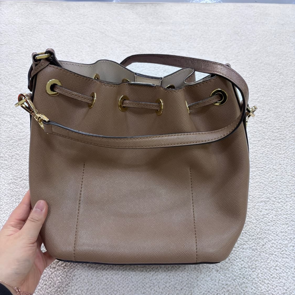 F 마이클코어스 버킷 스타일 크로스백 0415E 상품이미지2