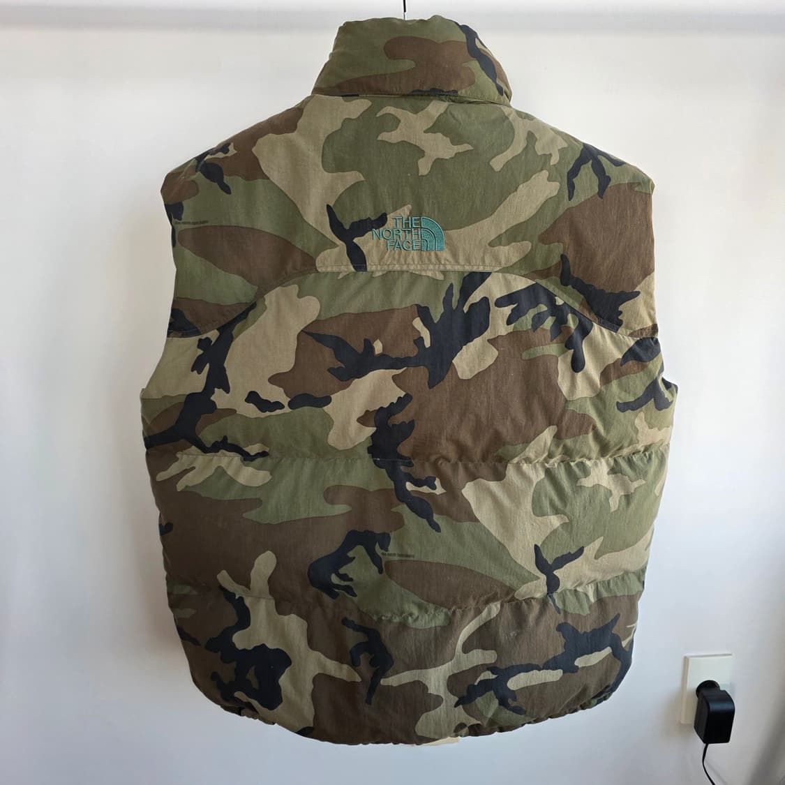 일본판 노스페이스 700 센터로고 눕시조끼 카모XXL(110)
 상품이미지2