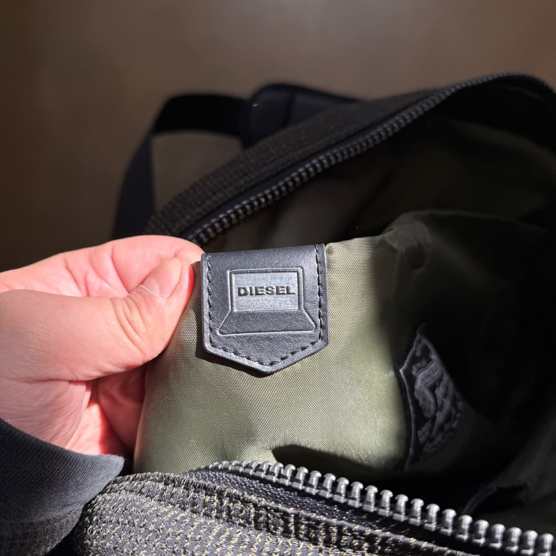 디젤 유니크 패브릭 데미지 브리프케이스 크로스백 상품이미지10