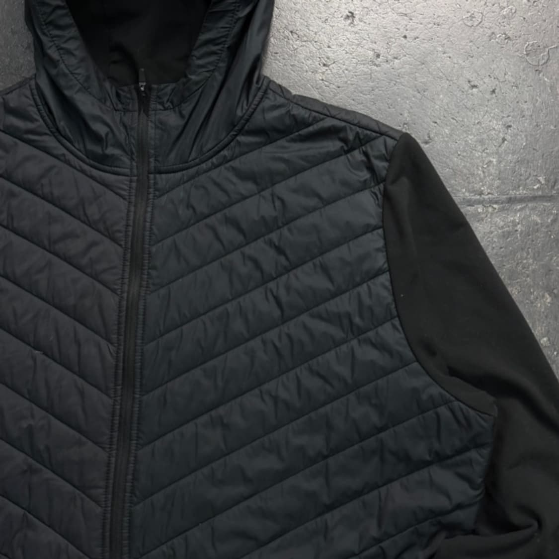 105 나이키 에어로레이어 하이브리드 패딩 (로고손상)  상품이미지2