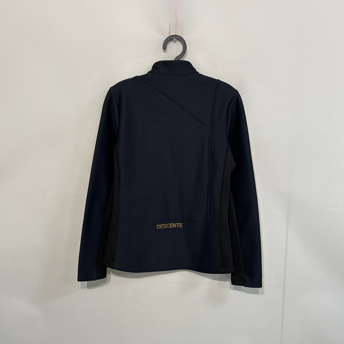 데상트 여성 기모 집업 90 상품이미지3