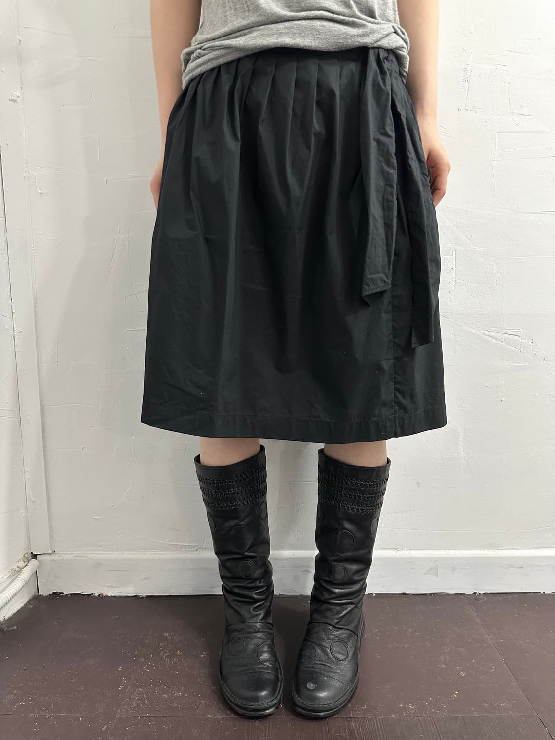 uniqlo black midi skirt 상품이미지1