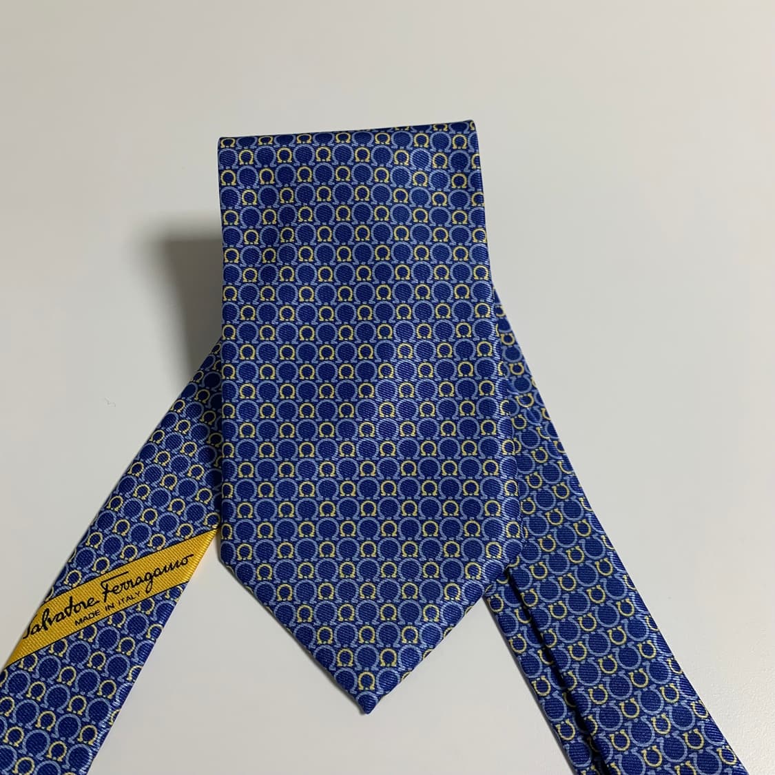 살바토레 페레가모(Ferragamo) 간치니 로고플레이 명품넥타이 최상급 상품이미지9