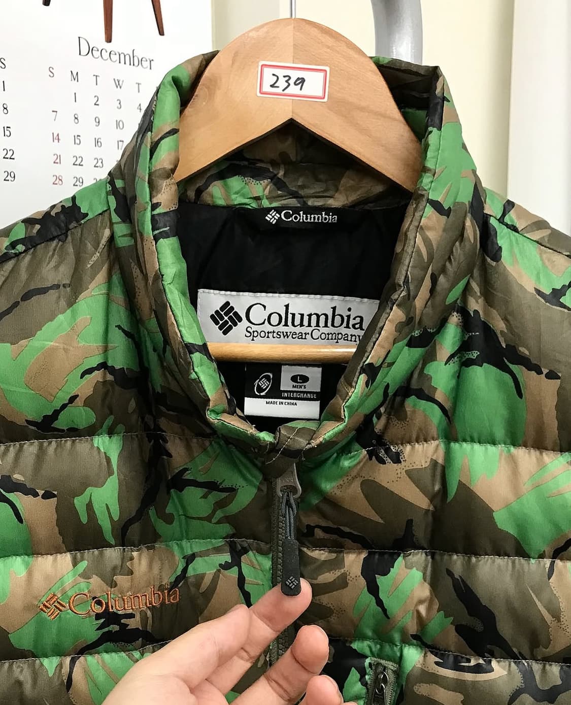 컬럼비아 구스다운 카모 패딩 조끼 베스트 상품이미지2