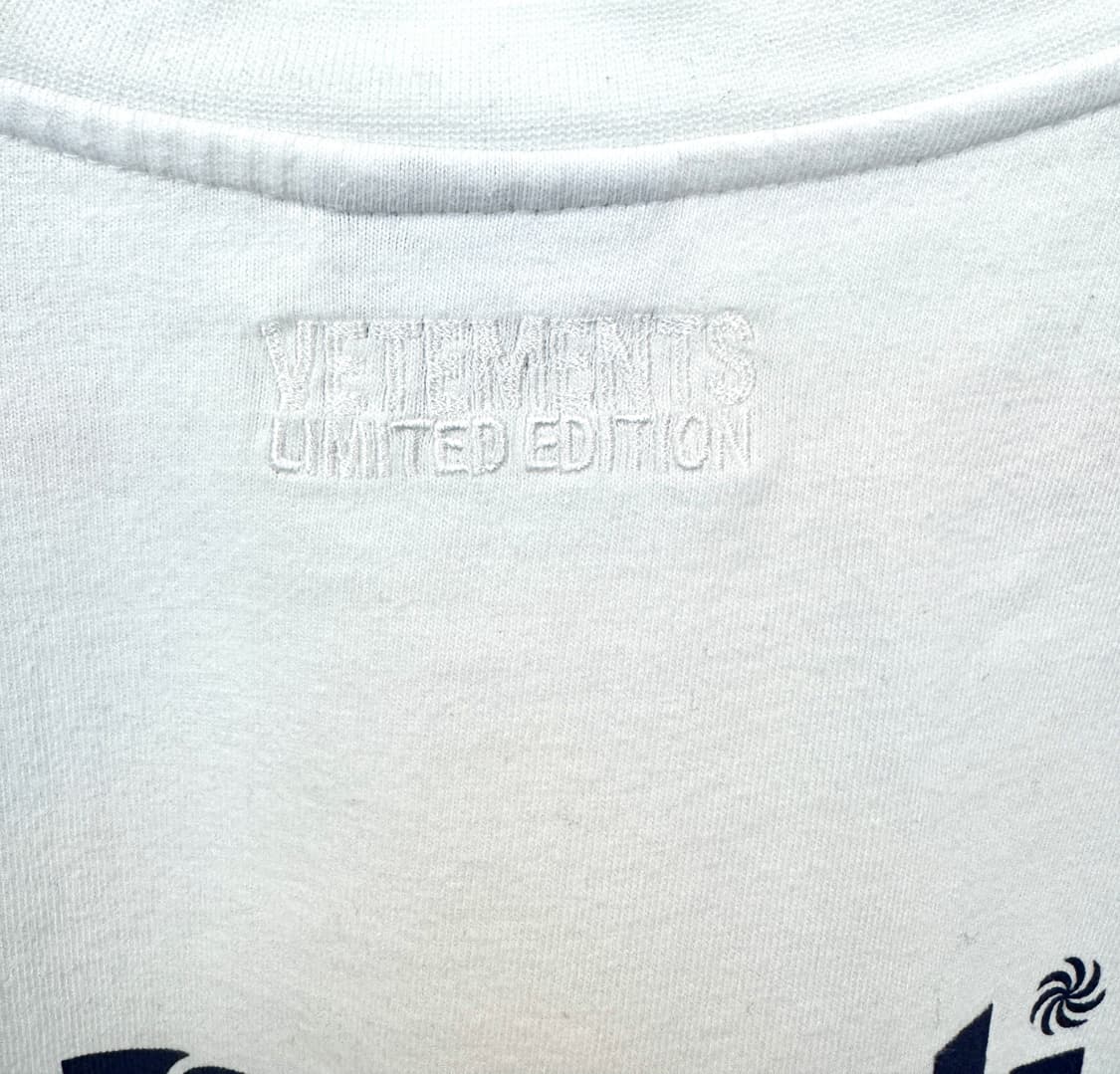 VETEMENTS 베트멍 즈바잘리아 폴리틱 로고 티셔츠 S 상품이미지5
