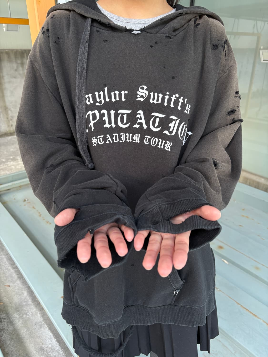 테일러 스위프트 ‘REPUTATION STADIUM TOUR' 후드 상품이미지4