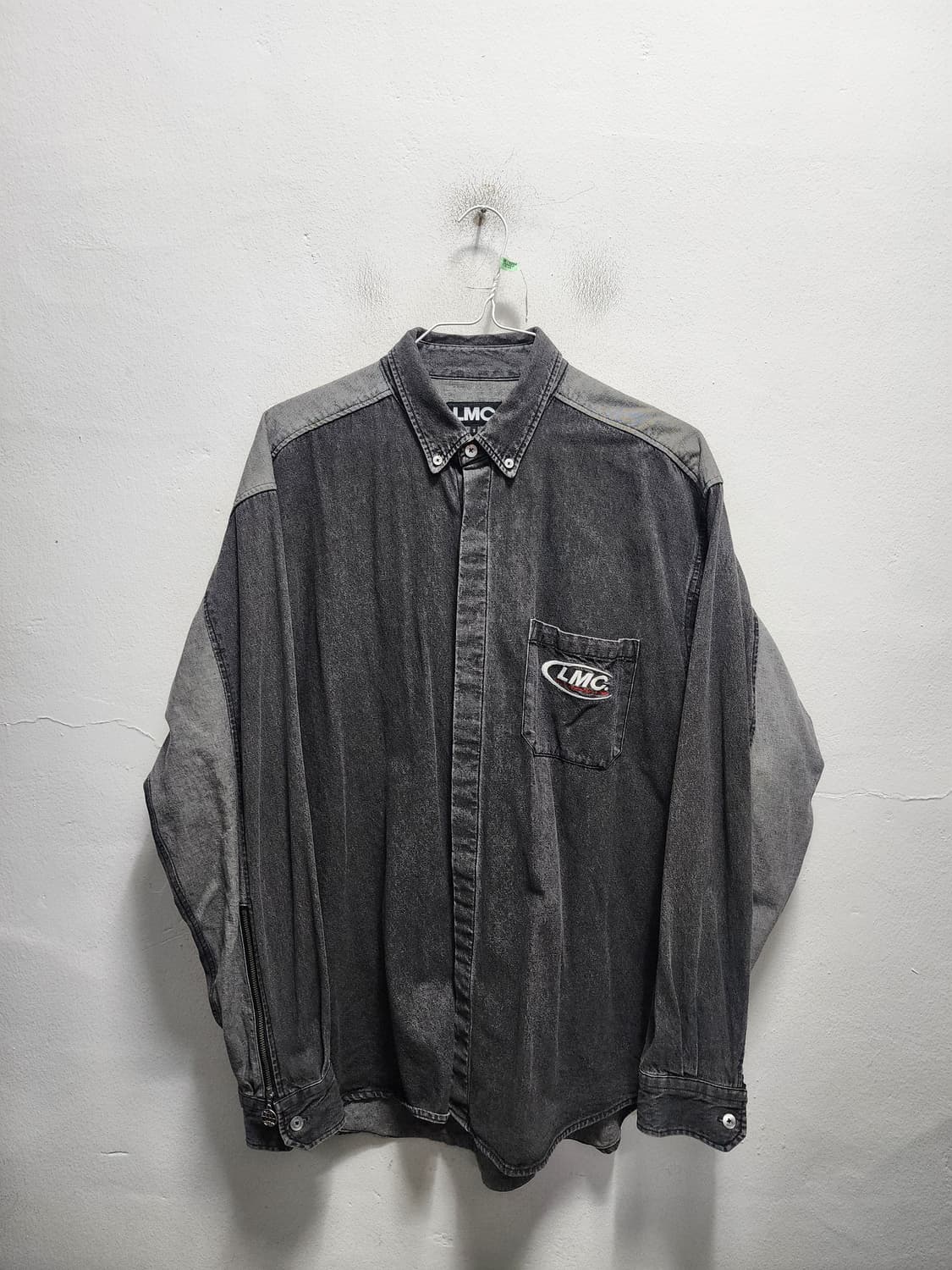 LMC 지퍼디테일 흑청 데님 옥스포드 셔츠 상품이미지1