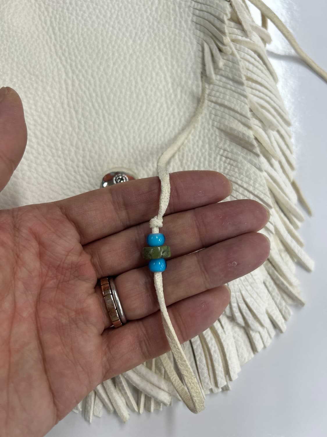 GOROS 올드고로스 디어스킨 프린지 화이트 콘초 메디슨백 상품이미지8