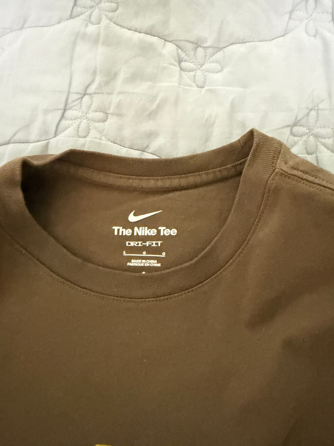 나이키 드라이핏 반팔티 L사이즈 실착1회 새상품급 판매 상품이미지3