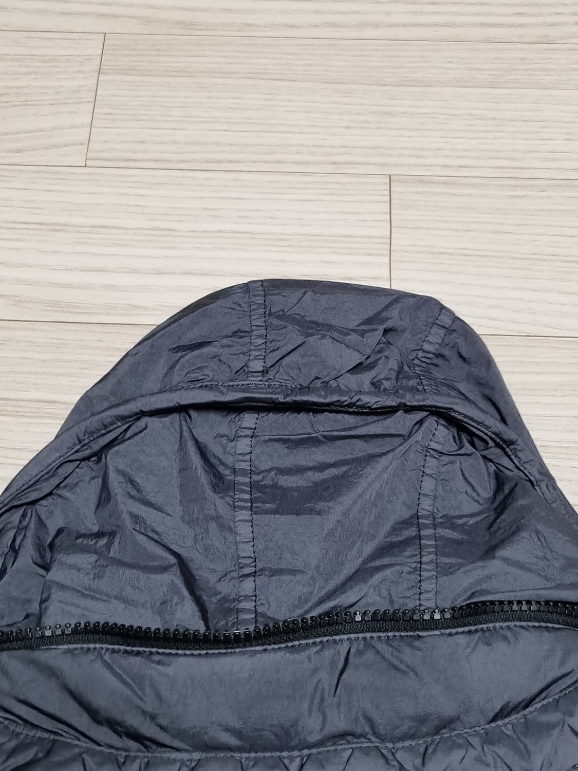 스톤아일랜드 크링클랩스 논후드 패딩 상품이미지7