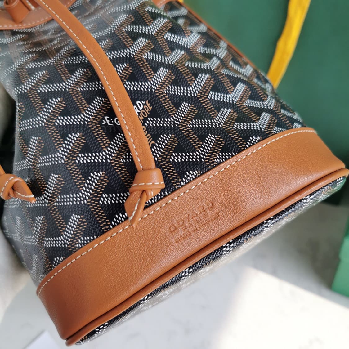 고야드 쁘띠플로 버킷백 상품이미지5