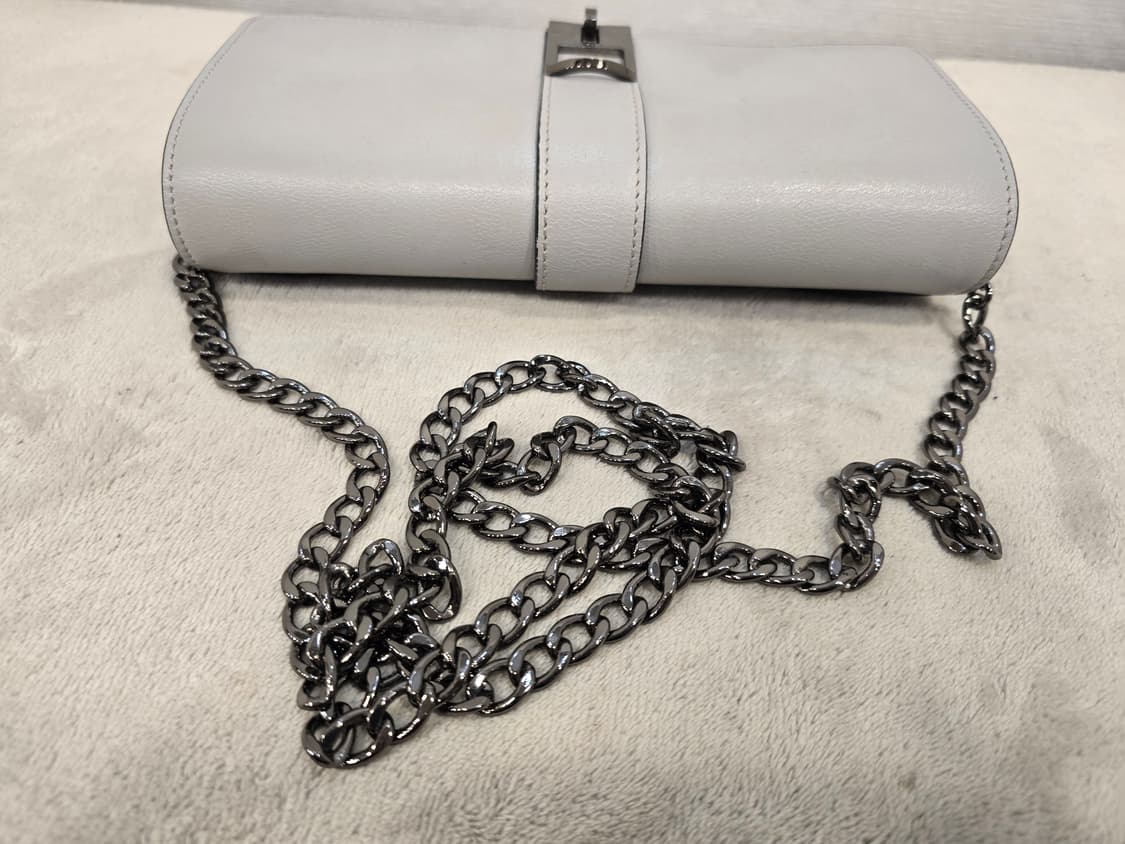 로사케이 아이보리 체인 크로스백 겸 클러치백 가방 상품이미지5