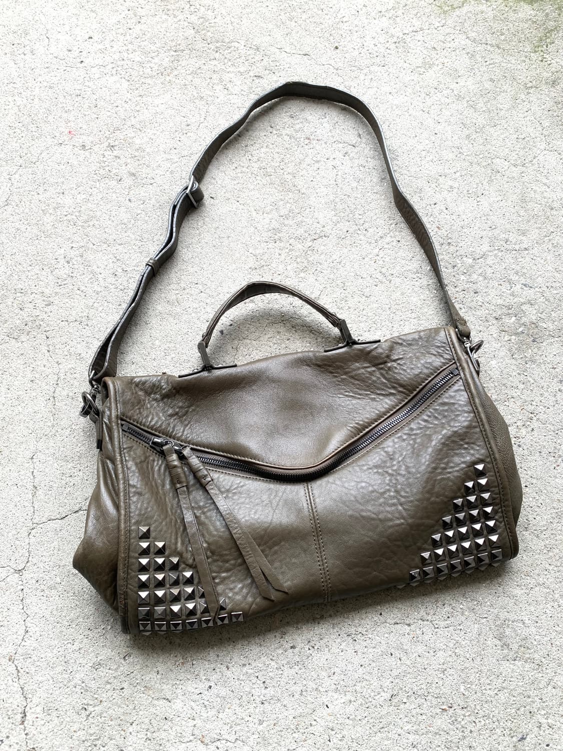 Stud detail messenger should bag  상품이미지1