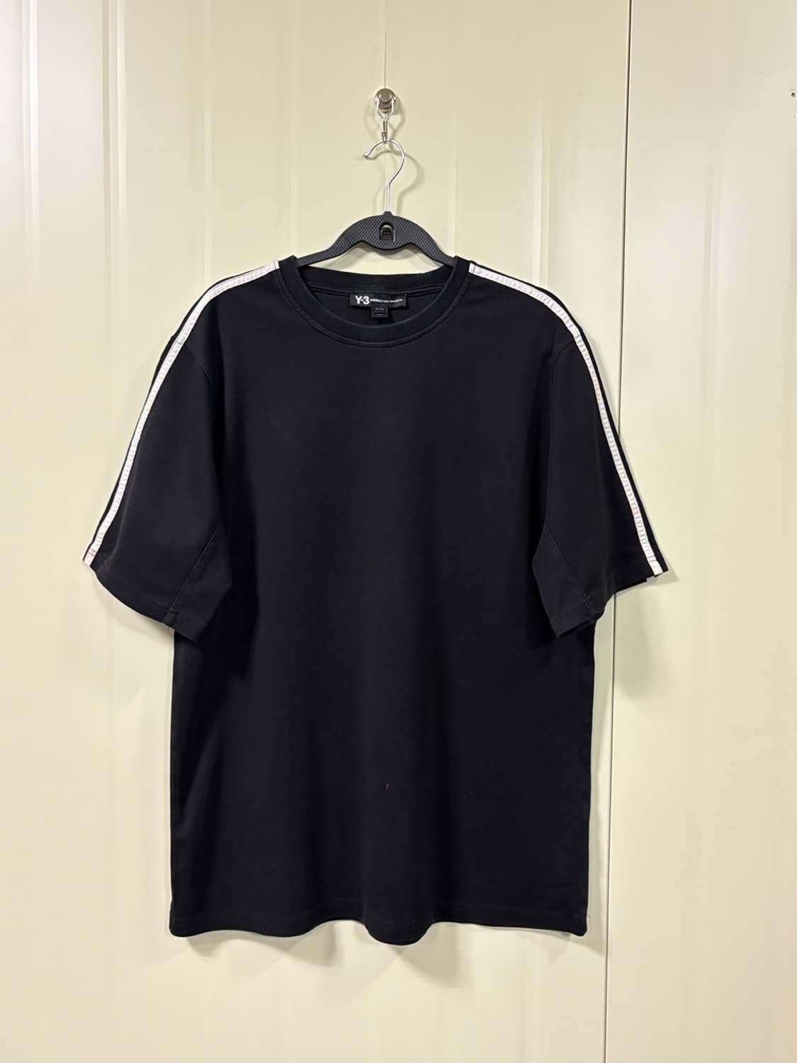 Y-3 블랙 티셔츠 상품이미지1