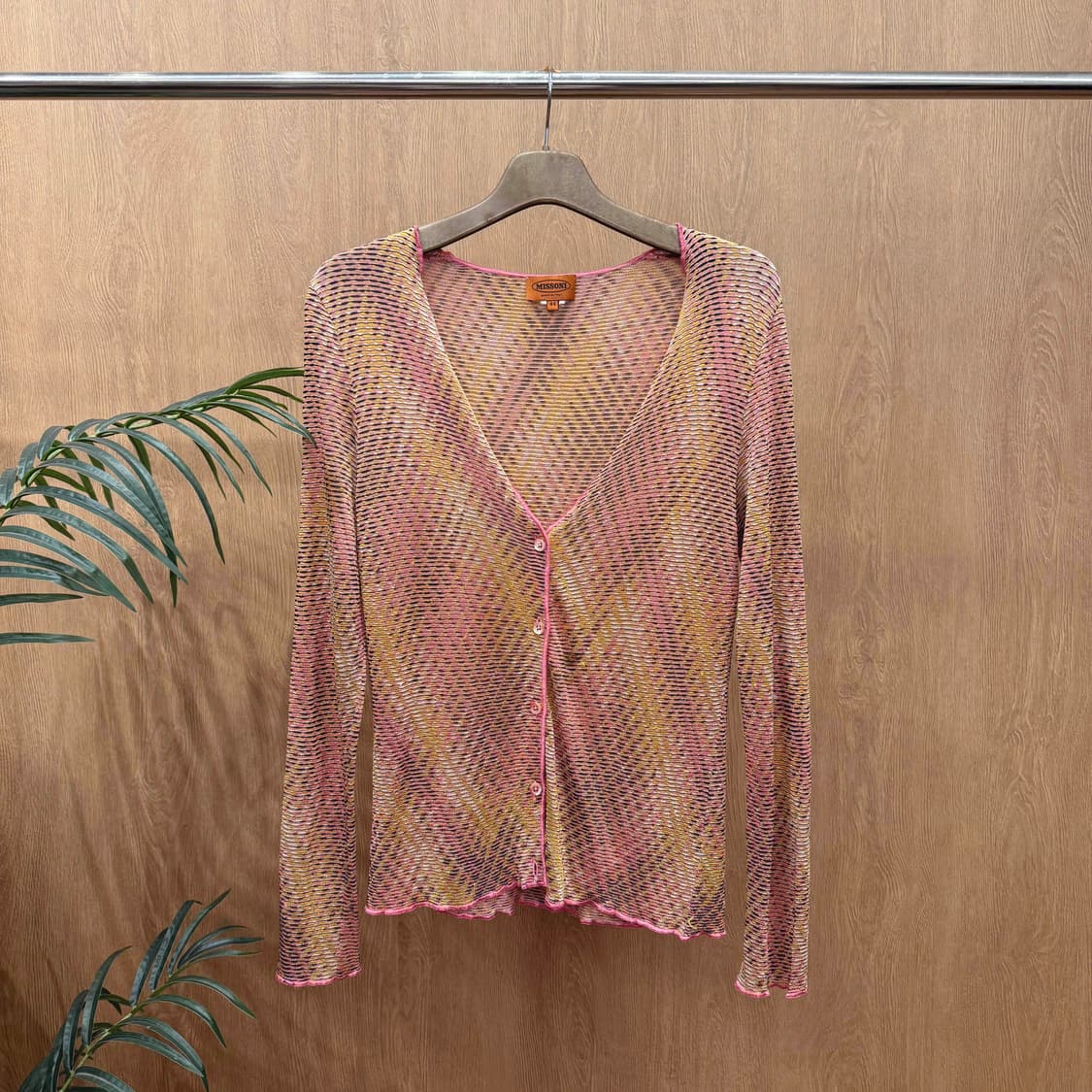 미쏘니 브이넥 긴팔 가디건 스트라이프 패턴 디테일 핑크 배색 컬러 상품이미지1