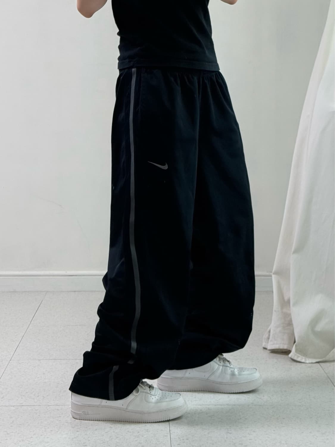 나이키 네이비 트랙팬츠 상품이미지2