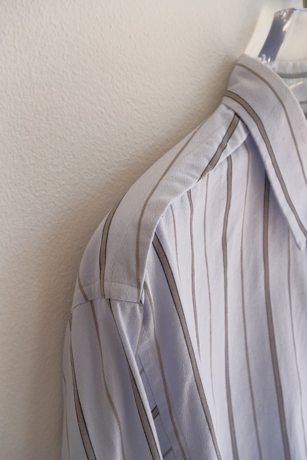 Tuck detailed jacquard stripe shirt 상품이미지3