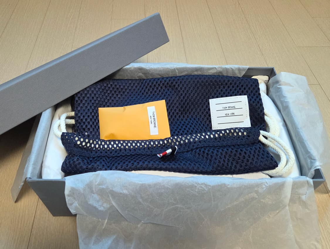 [정품] 톰브라운 25FW 남성 비텔로 카프 헤리티지 스웨이드 스니커즈 상품이미지3