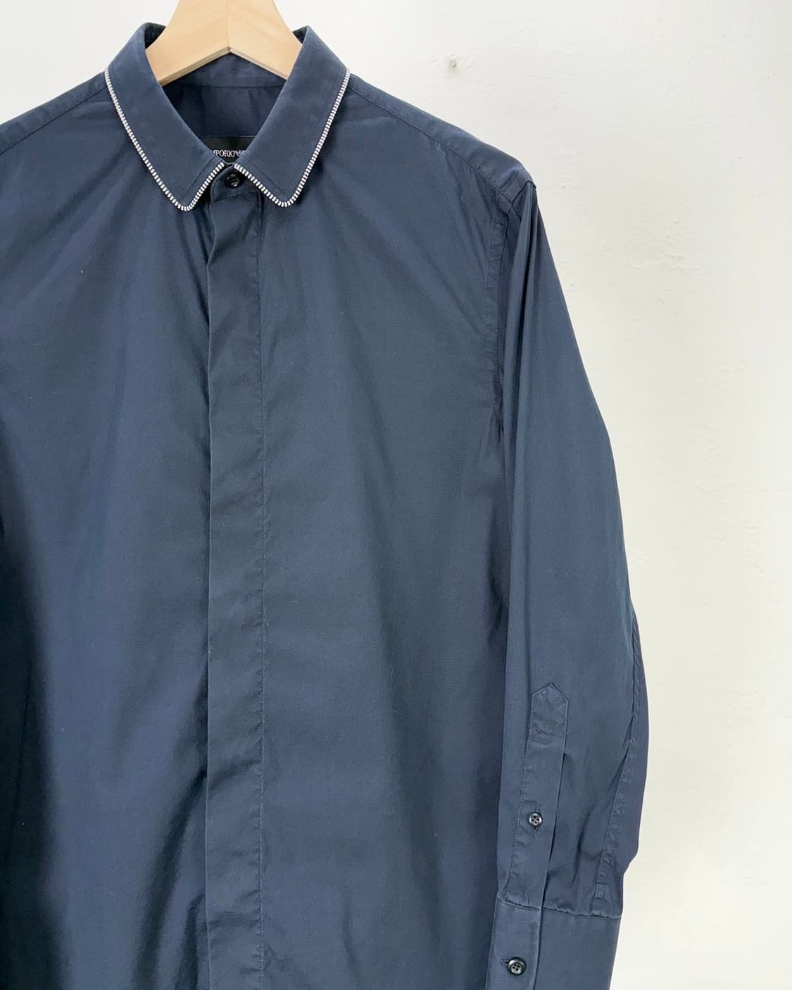 엠포리오 아르마니 라인 스티치 딥 네이비 코튼 카라 셔츠 상품이미지3