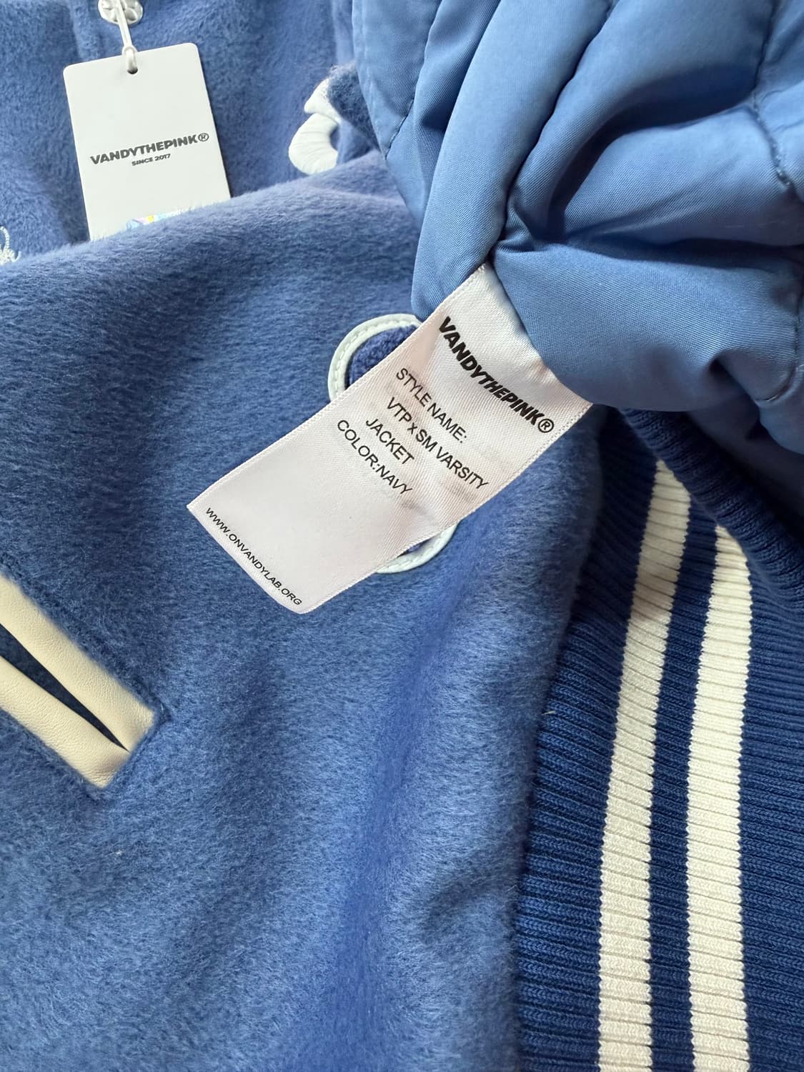 L/ 반디더핑크 x SM엔터 30주년 한정 바시티 자켓(새상품) 상품이미지10