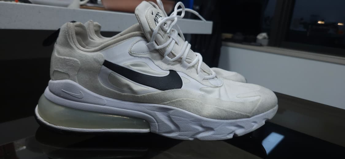 나이키 에어맥스270 리액트

화이트 285 상품이미지3