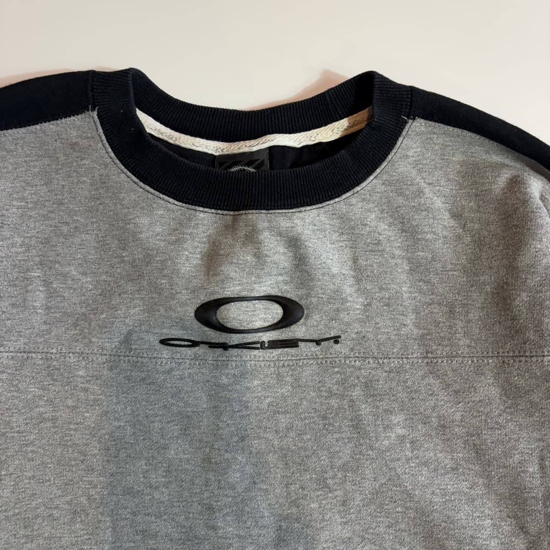오클리 그레이 로고 맨투맨 상품이미지3