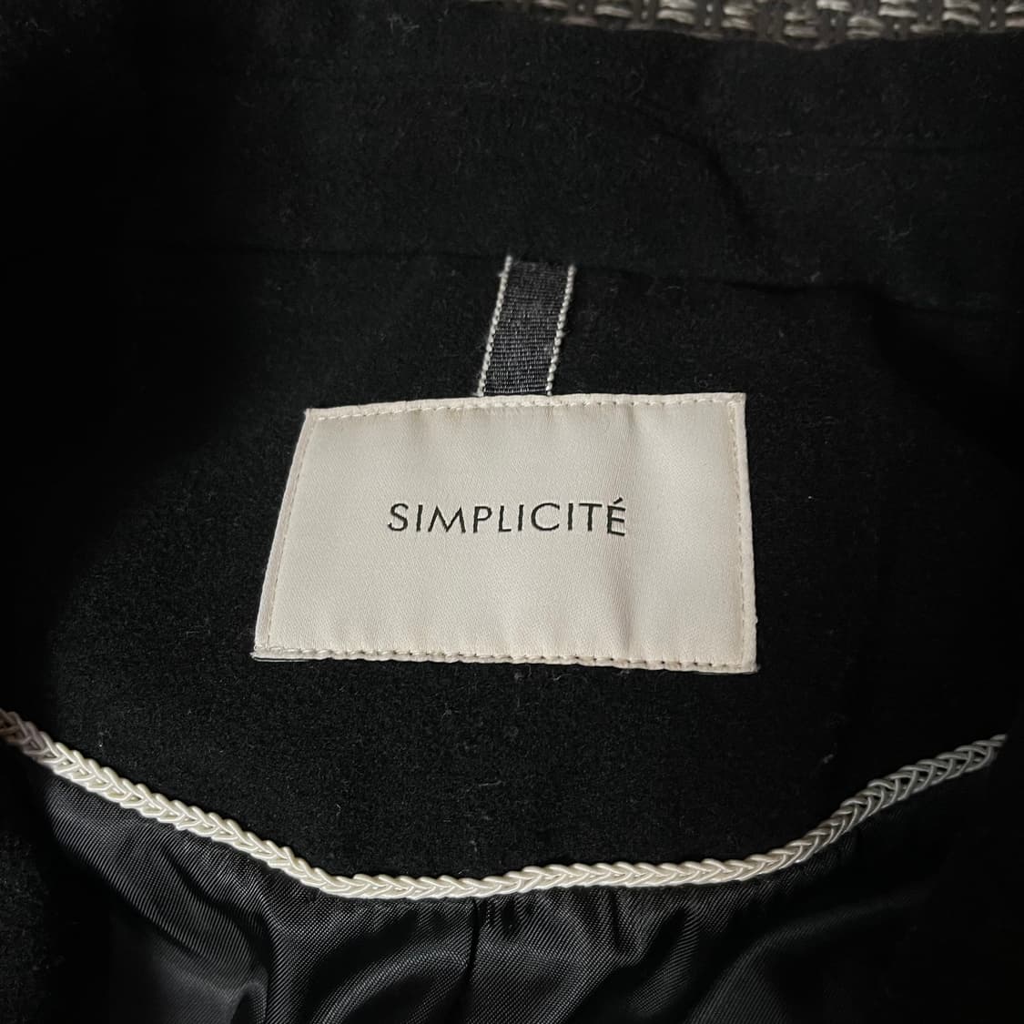 SIMPLICITE 블랙 코트 상품이미지4