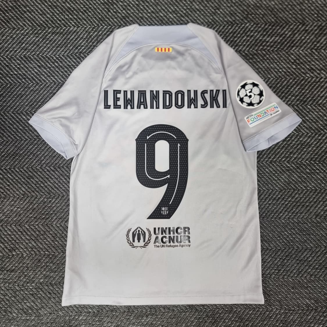 22-23시즌 바르셀로나 써드 유니폼 #9 레반도프스키 상품이미지1