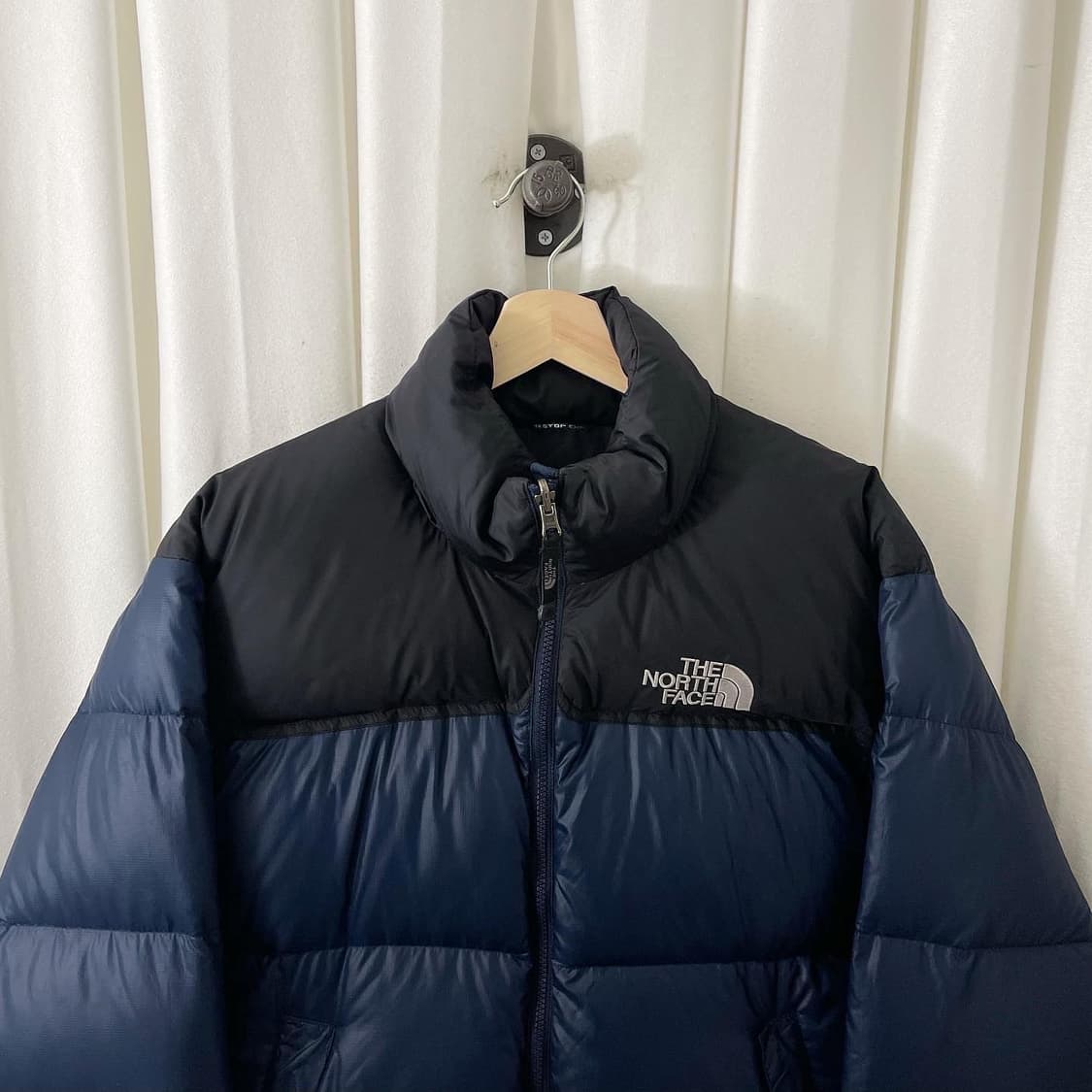 노스페이스 블랙 네이비 눕시 700 패딩 상품이미지3
