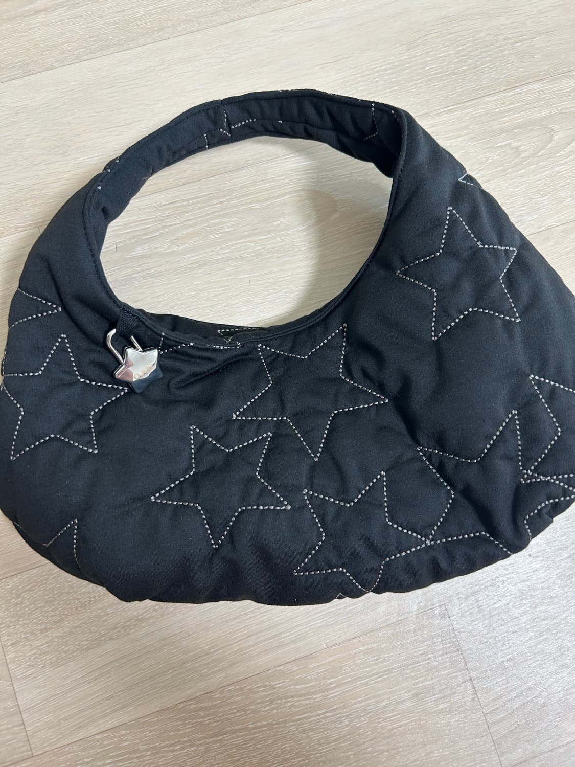오호스 가방 Starquilt padded Hobo Bag 상품이미지2