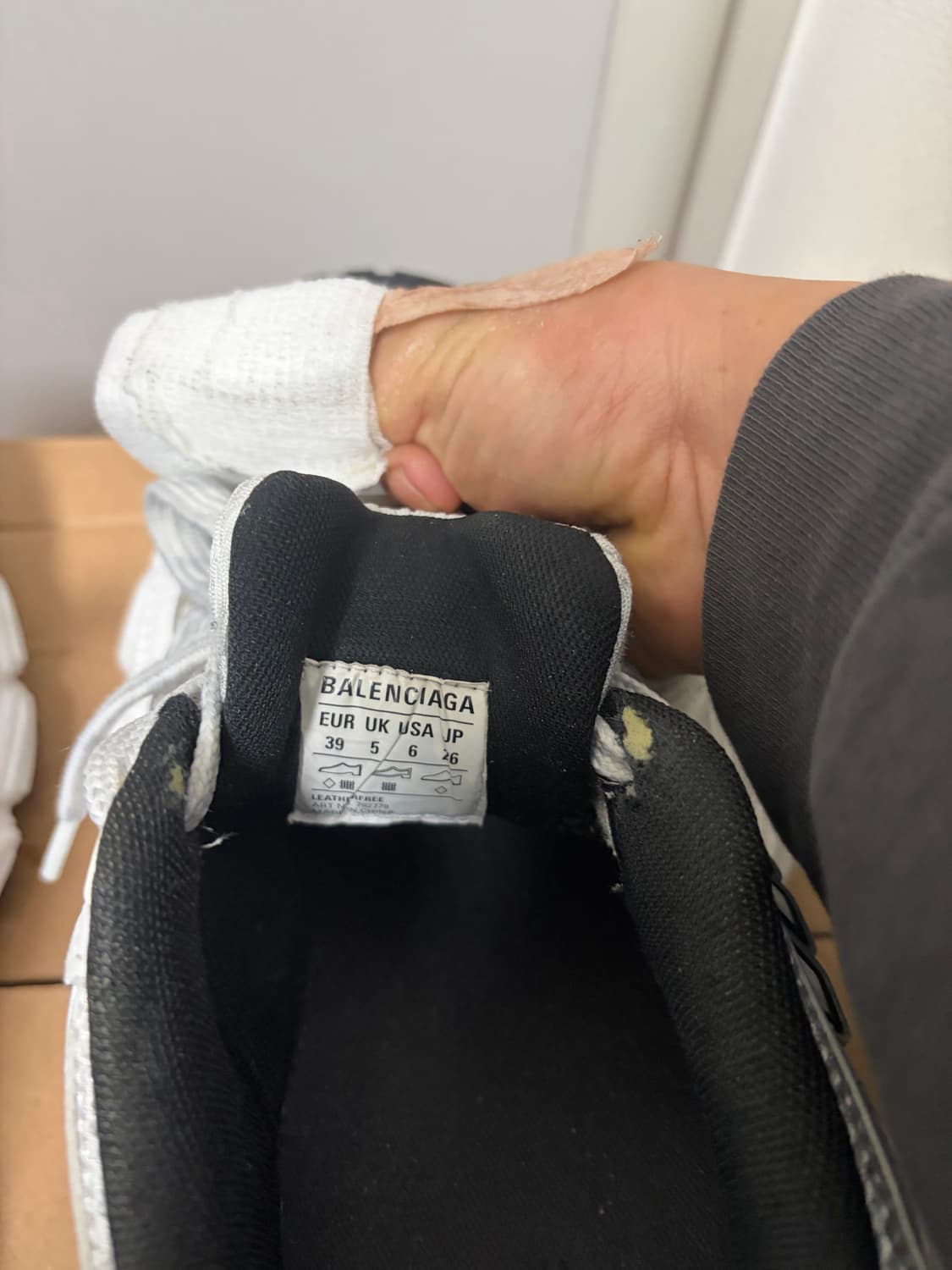 발렌시아가 10xl 39 팔아요 상품이미지7