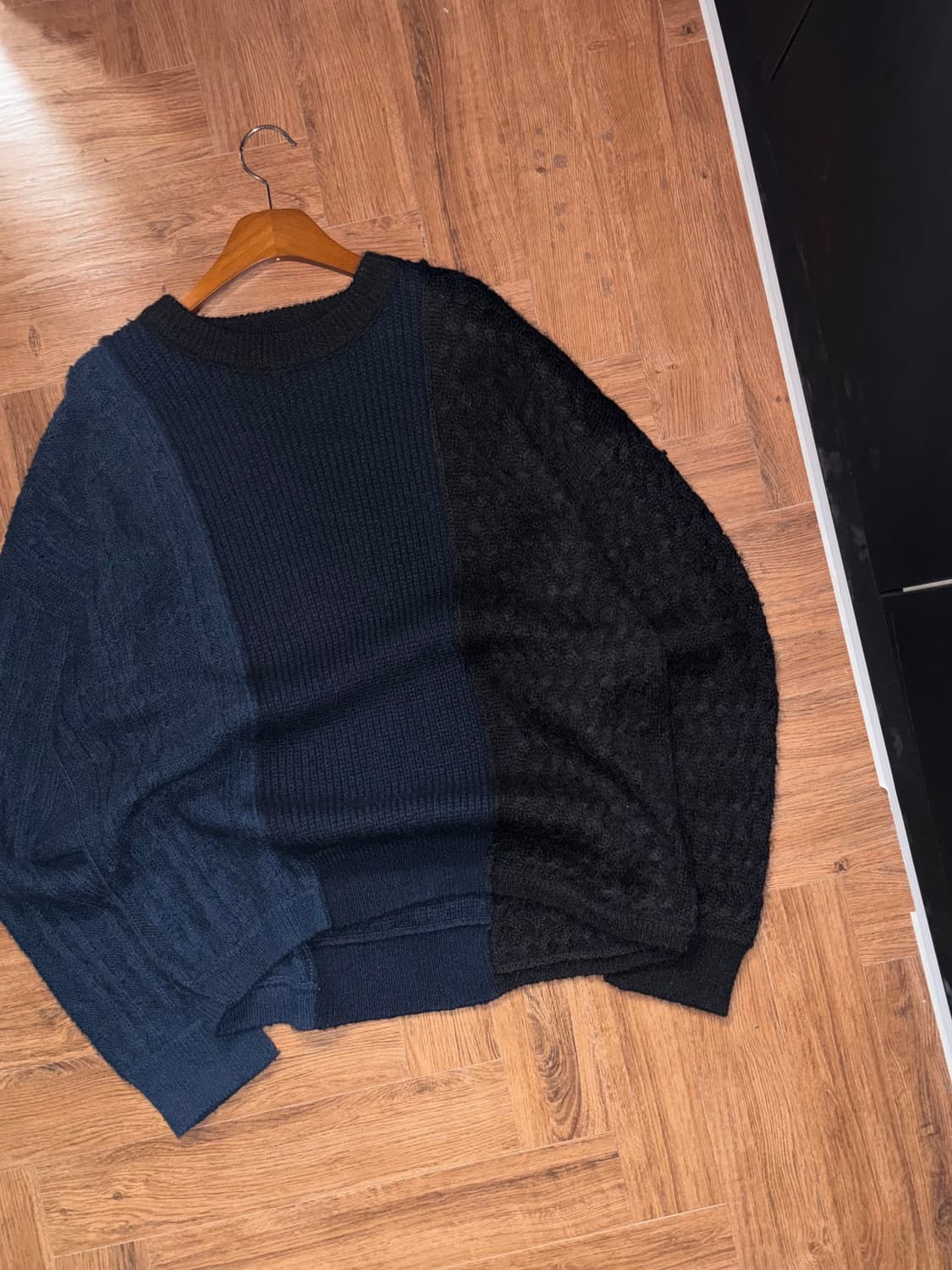 앤더슨벨 오버핏 니트 상품이미지1