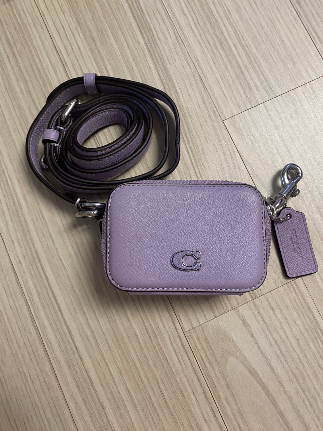 코치 크로스바디 파우치 상품이미지1