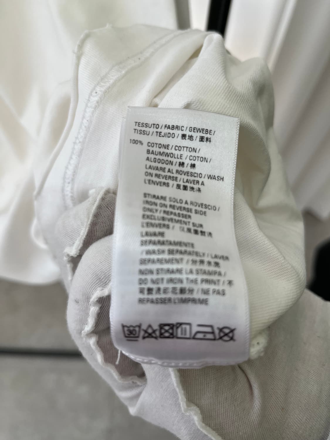 발렌시아가 로고 데미지 반팔 티셔츠  상품이미지4