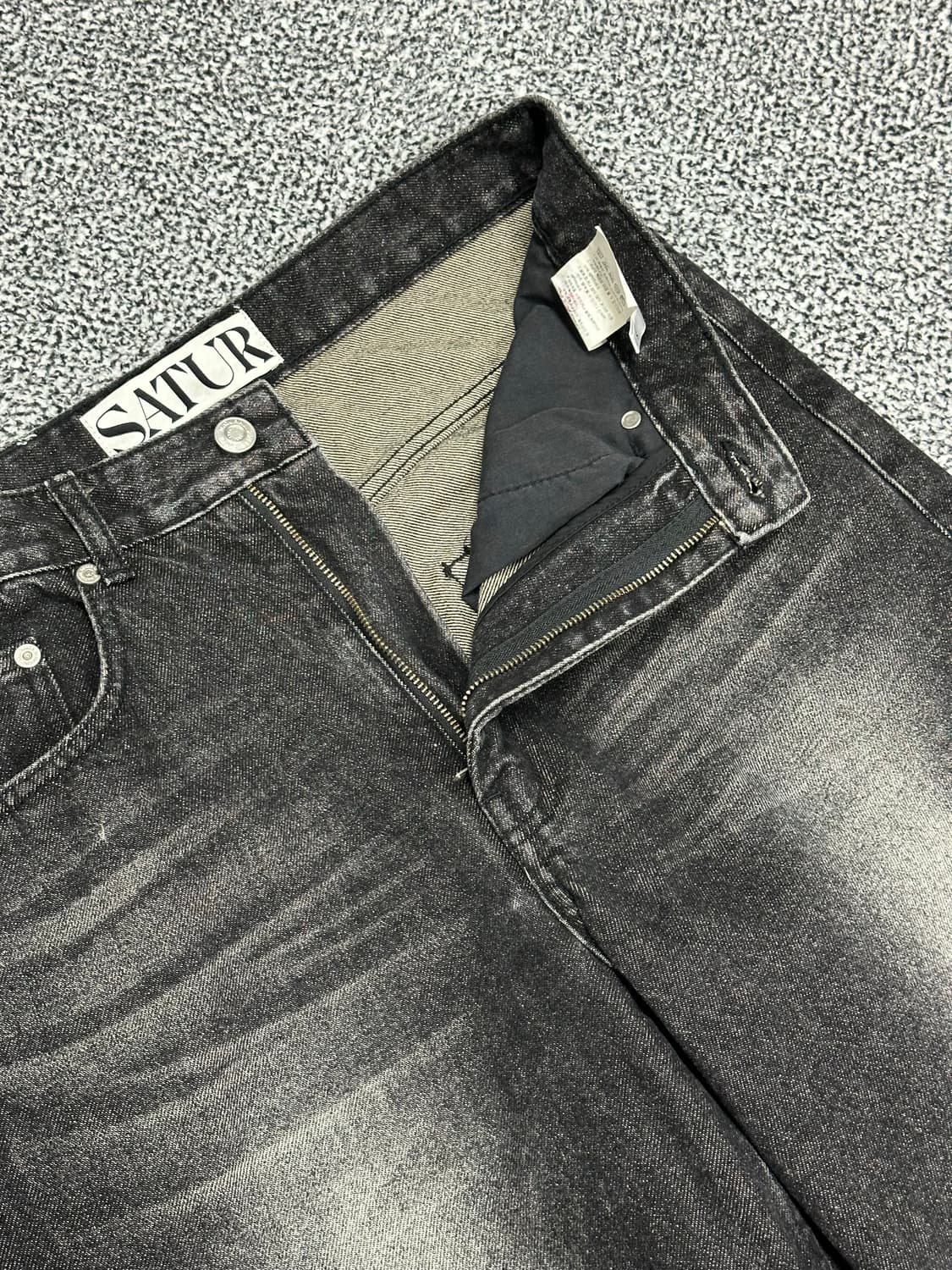 [ 세터 ] / 남성30 / 23년식 흑청 데님 바지 상품이미지3