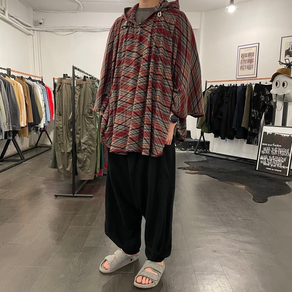 요지야마모토 판초 후드티셔츠 상품이미지4