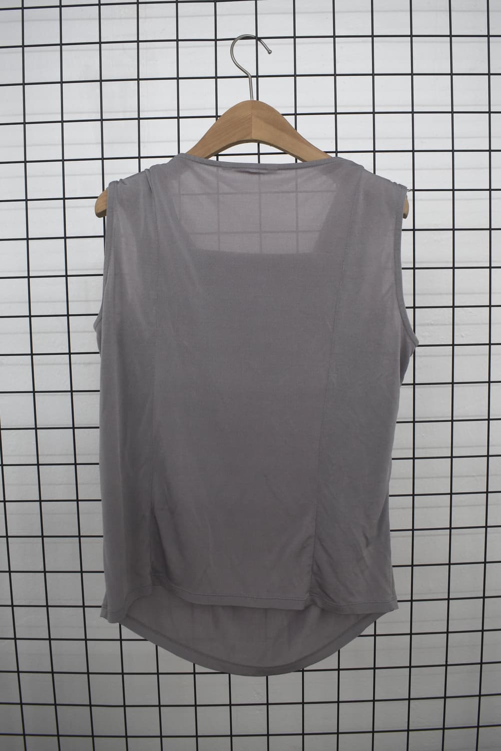 Gray Draped Sleeveless Top 상품이미지3