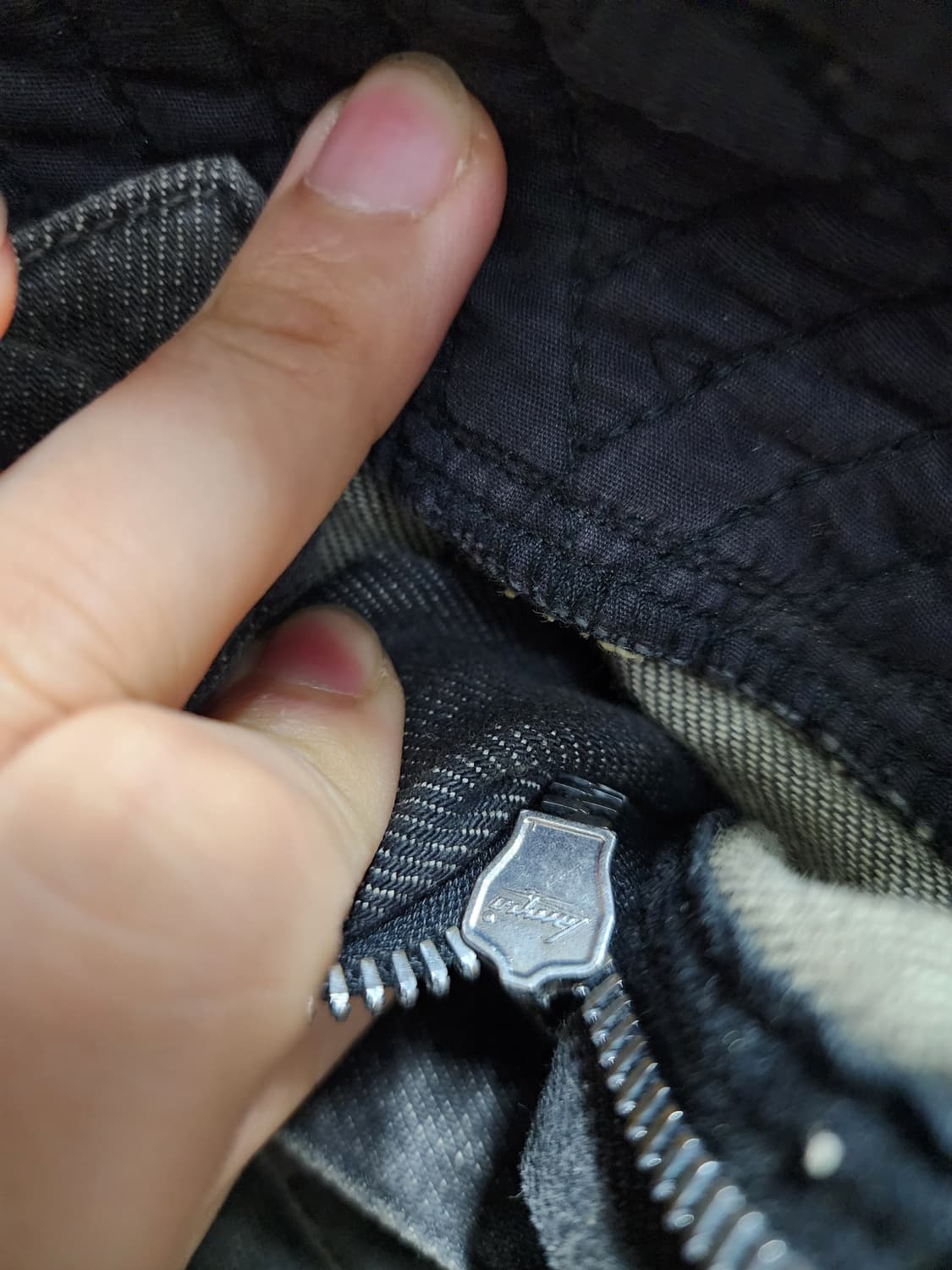 발망 13FW 블랙컬러 지오메트릭 바이커 팬츠 상품이미지5