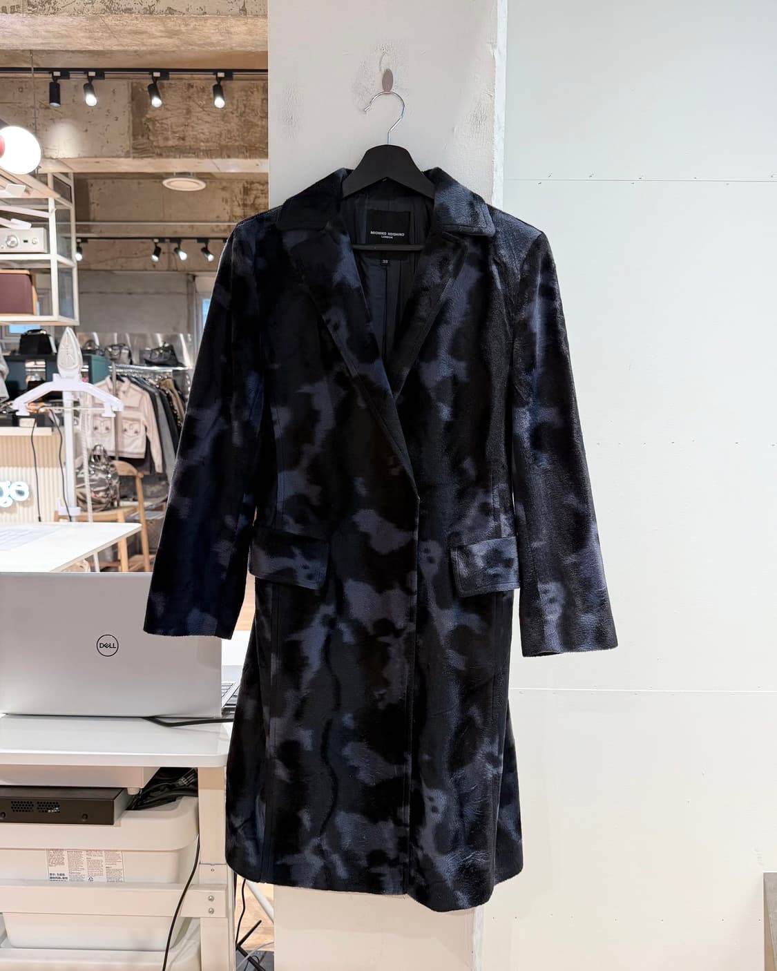 미치코 코시노 블루 블랙 카모플라쥬 코트  상품이미지2